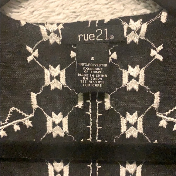 Rue21 Aztec pattern sheer cardigan - Picture 4 of 4